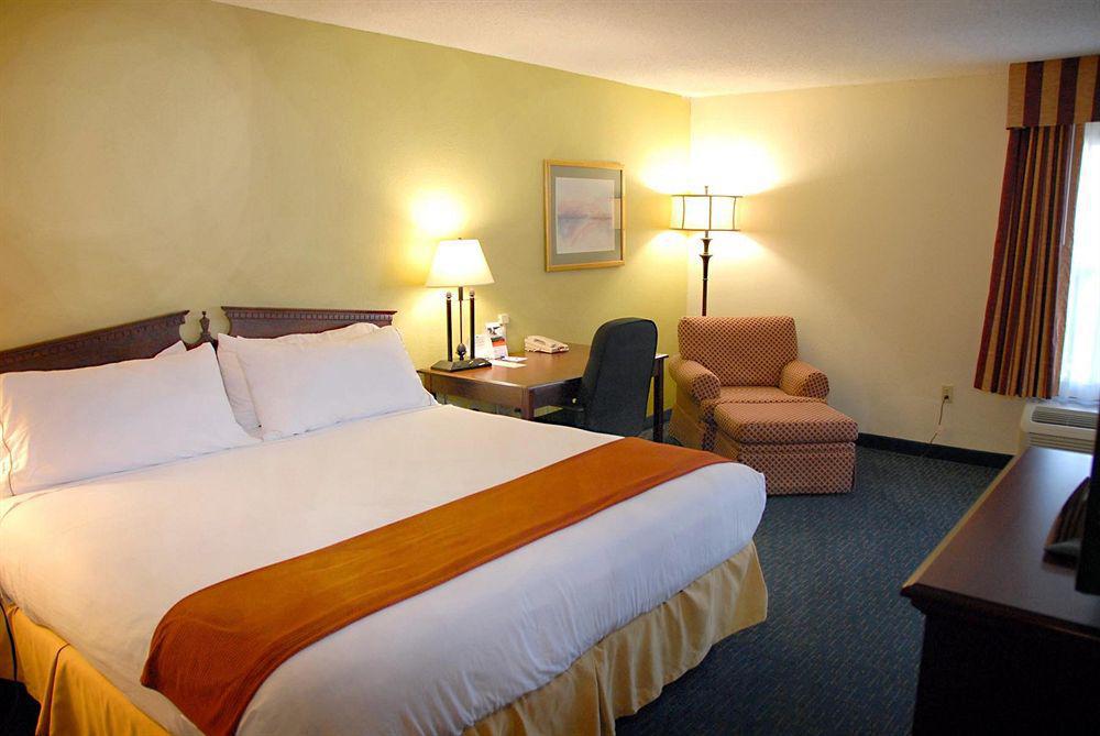 La Quinta By Wyndham Jonesboro Hotel Exterior photo