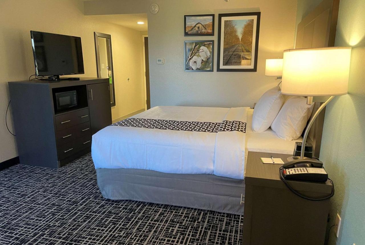 La Quinta By Wyndham Jonesboro Hotel Exterior photo