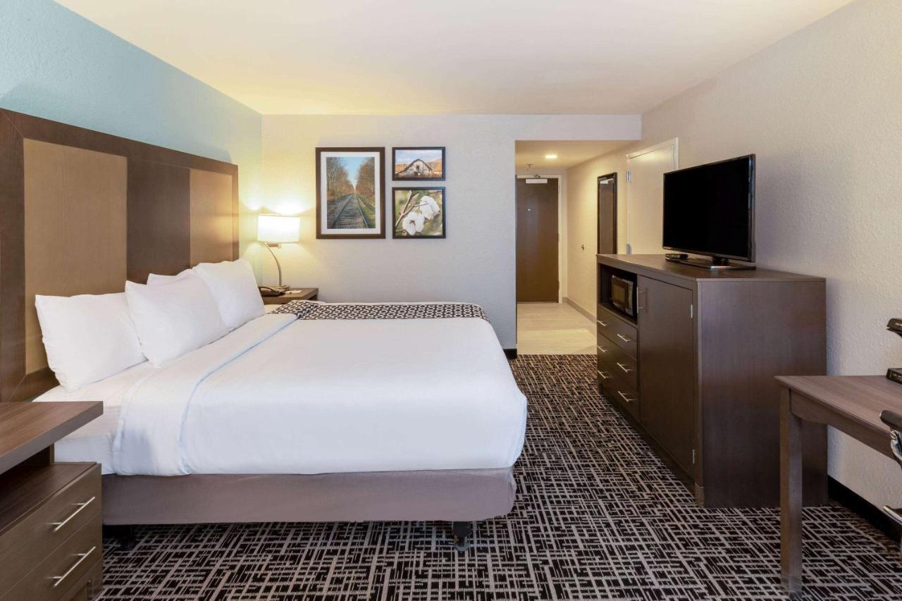La Quinta By Wyndham Jonesboro Hotel Exterior photo