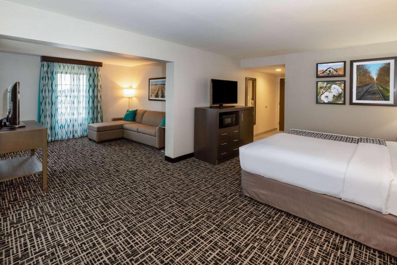 La Quinta By Wyndham Jonesboro Hotel Exterior photo