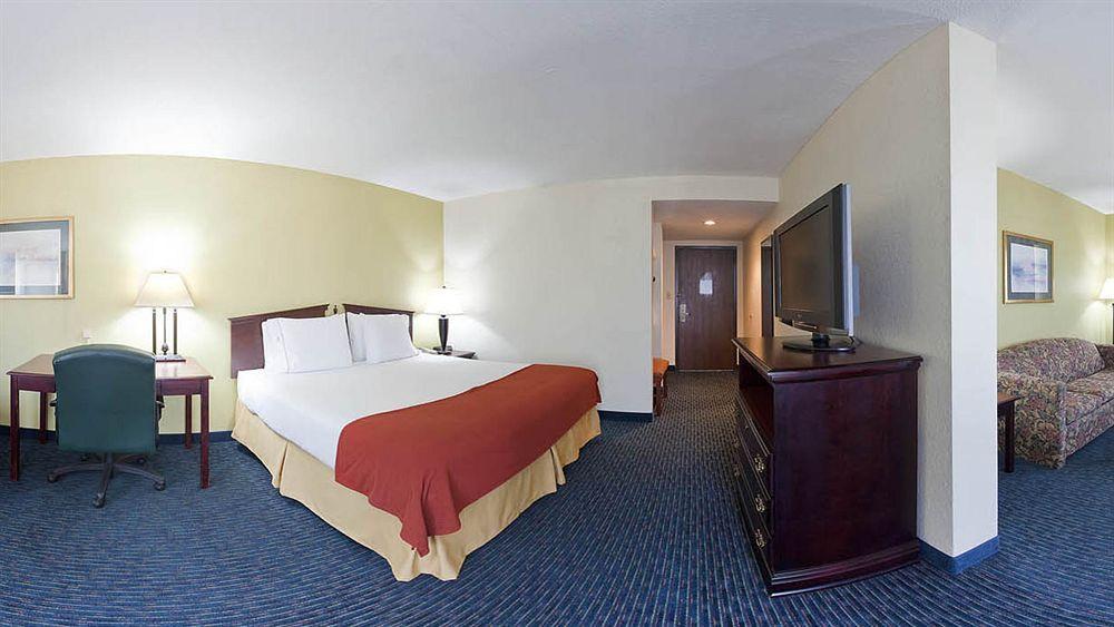 La Quinta By Wyndham Jonesboro Hotel Exterior photo